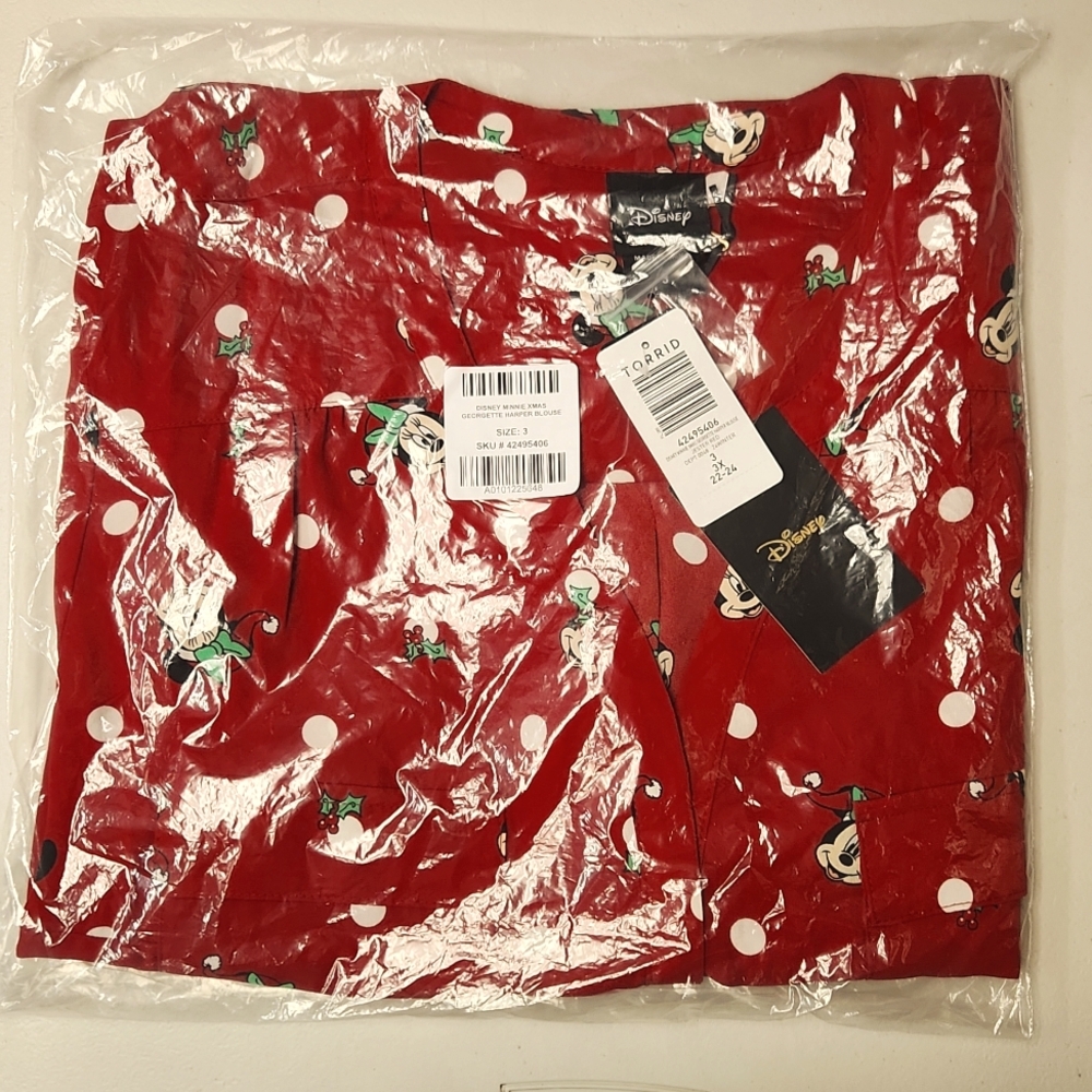 ❤️NWT TORRID BLOUSE - MICKEY MOUSE HARPER CHRISTMAS HOLIDAY - PLUS SIZE - Picture 6 of 10